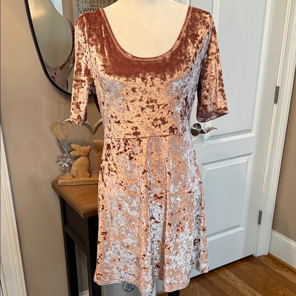 Kimchi Blue Crushed Velvet Skater Dress Pink Blush Scoop Back Size L